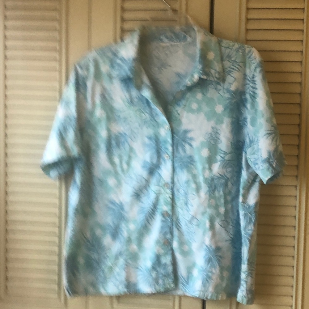BLUE Vintage Hawaiian women’s short sleeve button down Pit to Pit 23” Used - Picture 2 of 7